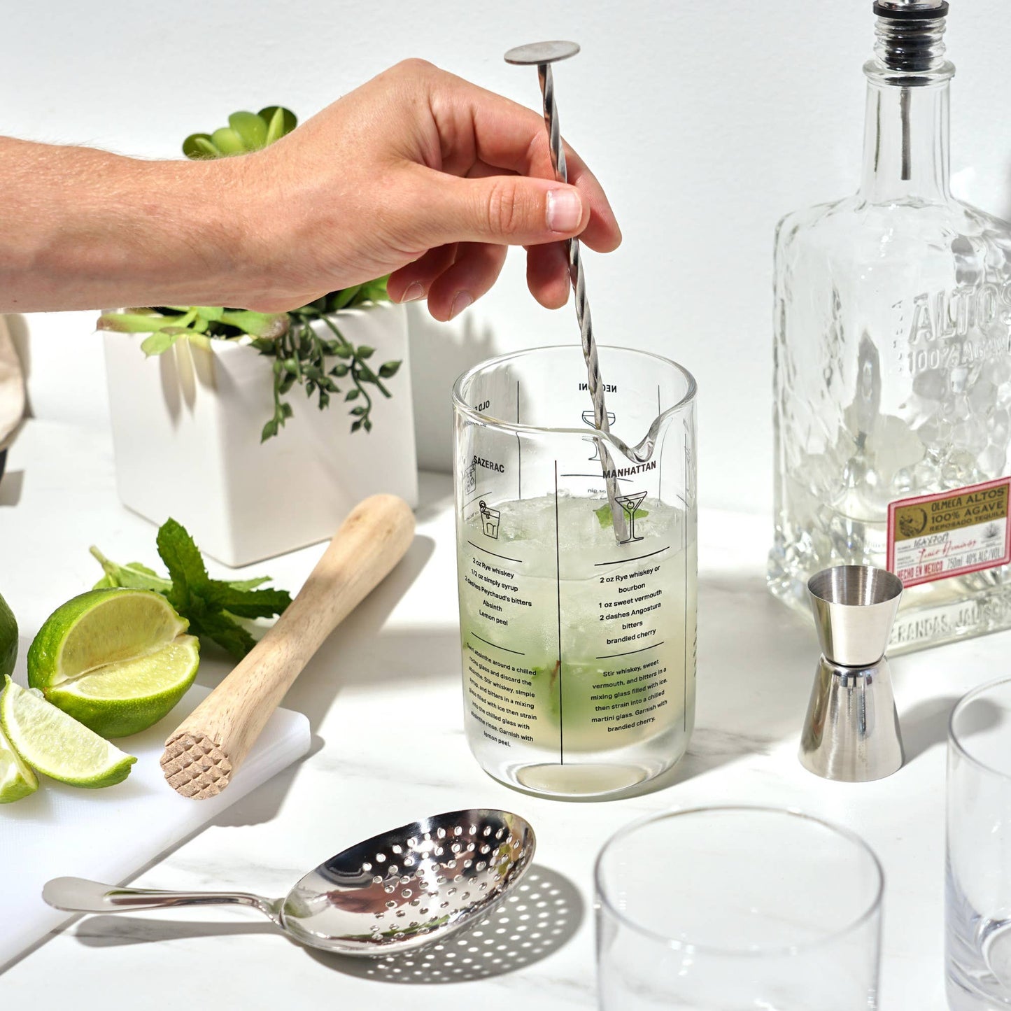 Mixologist Cocktail Mixing Bartender Kit - TRUE - 5 Piece Set