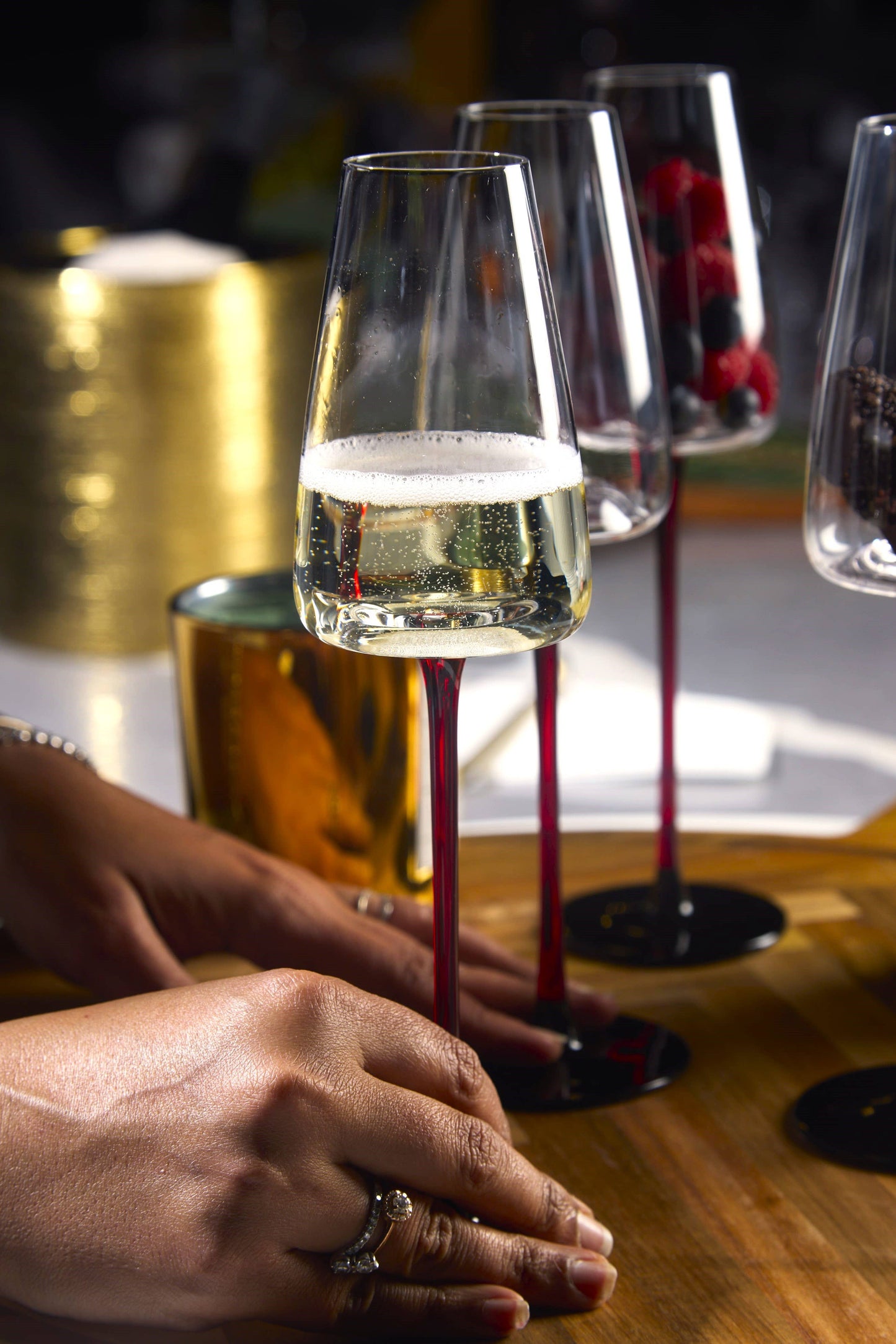 Concave Champagne Glasses - Lemonsoda - 9oz